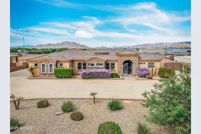 810 W Hidden Valley Drive, Phoenix, AZ 85086 - Photo 1