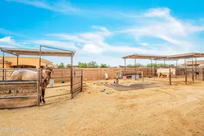 810 W Hidden Valley Drive, Phoenix, AZ 85086 - Photo 47