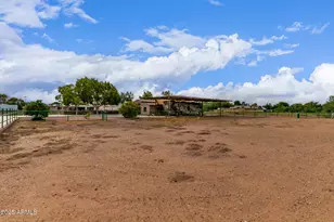 4102 W Acoma Dr, Phoenix, AZ 85053 - Photo 13