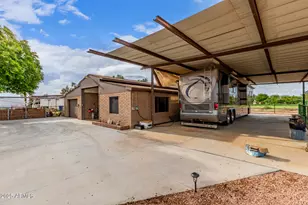 4102 W Acoma Dr, Phoenix, AZ 85053 - Photo 9