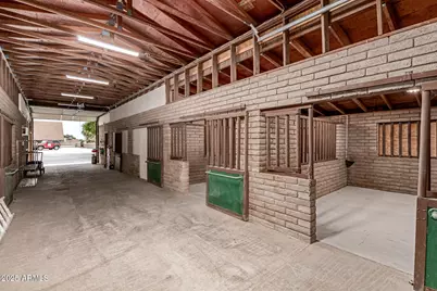 4102 W Acoma Drive, Phoenix, AZ 85053 - Photo 5