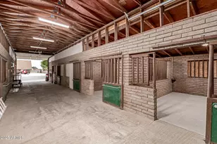 4102 W Acoma Dr, Phoenix, AZ 85053 - Photo 5