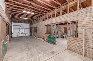 4102 W Acoma Dr, Phoenix, AZ 85053 - Photo 11