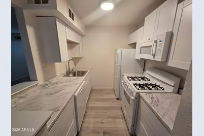 1701 W Tuckey Lane #104, Phoenix, AZ 85015 - Photo 1