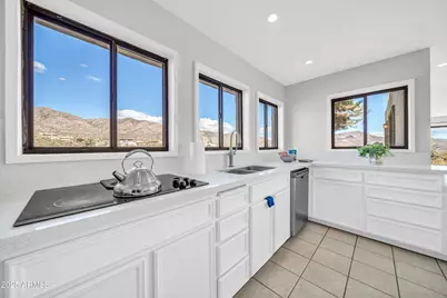 11602 E Manana Road, Cave Creek, AZ 85331 - Photo 9