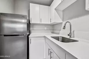 3025 N 32nd St, Phoenix, AZ 85018 - Photo 9
