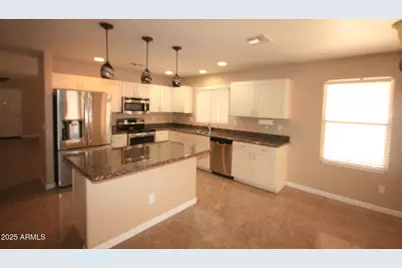 10533 W Louise Drive, Peoria, AZ 85383 - Photo 5