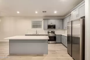 129 W Latona Rd, Phoenix, AZ 85041 - Photo 9