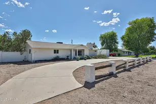 7025 W Country Gables Dr, Peoria, AZ 85381 - Photo 5