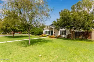 1002 E Medlock Dr, Phoenix, AZ 85014 - Photo 3