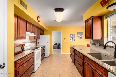 10109 W Mountain View Road, Sun City, AZ 85351 - Photo 15