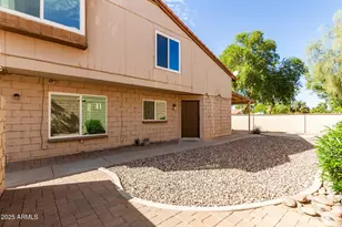 2702 W Brooks St, Chandler, AZ 85224 - Photo 7