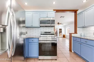 3612 W Questa Dr, Glendale, AZ 85310 - Photo 7