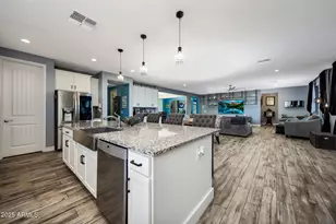 13532 W Sierra Vista Dr, Glendale, AZ 85307 - Photo 23