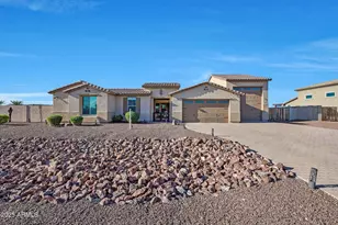 13532 W Sierra Vista Dr, Glendale, AZ 85307 - Photo 11