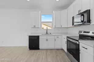 14045 S Berwick Rd, Arizona City, AZ 85123 - Photo 9