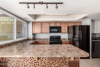 7839 N 49th Avenue, Glendale, AZ 85301 - Photo 9