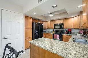 12212 N Paradise Vlg Pkwy S, Phoenix, AZ 85032 - Photo 9