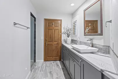 8817 N 58th Place, Paradise Valley, AZ 85253 - Photo 17