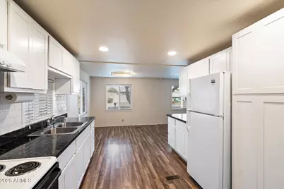 16230 N 35th Way, Phoenix, AZ 85032 - Photo 11