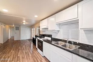 16230 N 35th Way, Phoenix, AZ 85032 - Photo 9