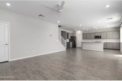 18207 W Daley Lane, Surprise, AZ 85387 - Photo 9