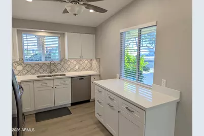 10433 W Oakmont Drive, Sun City, AZ 85351 - Photo 11