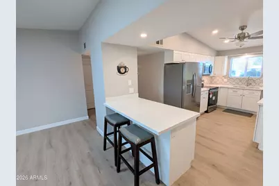 10433 W Oakmont Drive, Sun City, AZ 85351 - Photo 9