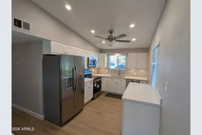 10433 W Oakmont Drive, Sun City, AZ 85351 - Photo 9