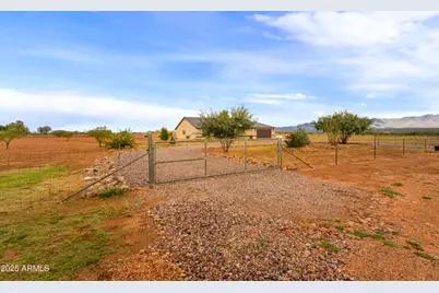 10293 E White Wolf Run, Hereford, AZ 85615 - Photo 31