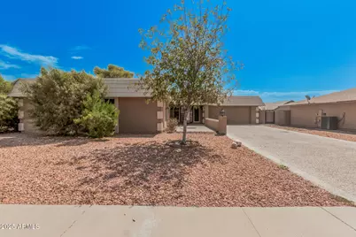 15825 N 110th Avenue, Sun City, AZ 85351 - Photo 3