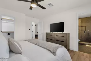 2452 E Manhatton Dr, Tempe, AZ 85282 - Photo 9