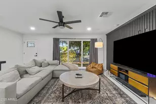 3938 E Cheery Lynn Rd, Phoenix, AZ 85018 - Photo 3