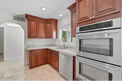 5601 E Sweetwater Avenue, Scottsdale, AZ 85254 - Photo 19