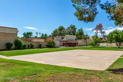 8031 N 32nd Avenue, Phoenix, AZ 85051 - Photo 35