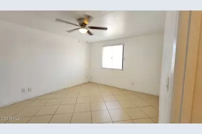 4724 N 61st Avenue, Phoenix, AZ 85033 - Photo 9