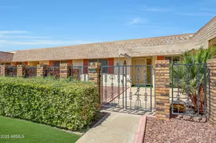 10415 W Camelot Cir, Sun City, AZ 85351 - Photo 9