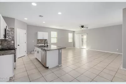 42024 W Quinto Drive, Maricopa, AZ 85138 - Photo 11