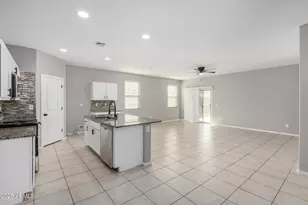 42024 W Quinto Dr, Maricopa, AZ 85138 - Photo 11