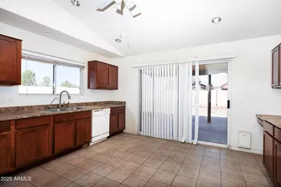 412 E Dartmouth Drive, Casa Grande, AZ 85122 - Photo 9