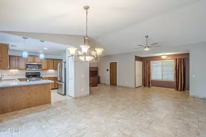 486 E Providence Drive, Casa Grande, AZ 85122 - Photo 3