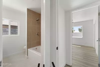 2437 W Village Drive, Phoenix, AZ 85023 - Photo 15