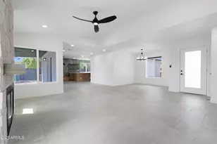 9205 E Laurel Ln, Scottsdale, AZ 85260 - Photo 17