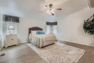 2233 E Behrend Dr, Phoenix, AZ 85024 - Photo 19