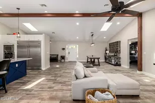 3439 N 45th Pl, Phoenix, AZ 85018 - Photo 9