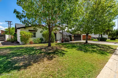 3439 N 45th Place, Phoenix, AZ 85018 - Photo 3