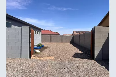 10490 W Mazatlan Drive, Arizona City, AZ 85123 - Photo 11