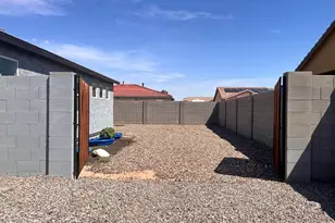 10490 W Mazatlan Dr, Arizona City, AZ 85123 - Photo 11