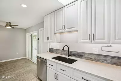 9960 W Forrester Drive, Sun City, AZ 85351 - Photo 15