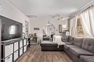 270 Debs Cir, Morristown, AZ 85342 - Photo 9